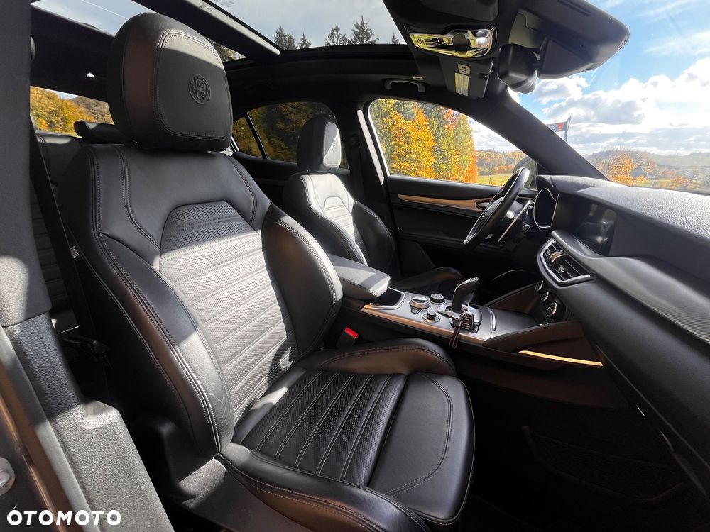 Alfa Romeo Stelvio - 23