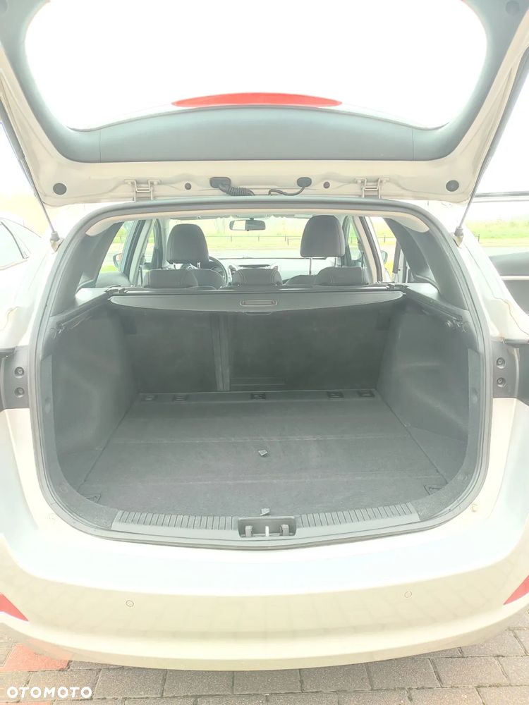Hyundai i30 1.4 CRDi Classic + - 11
