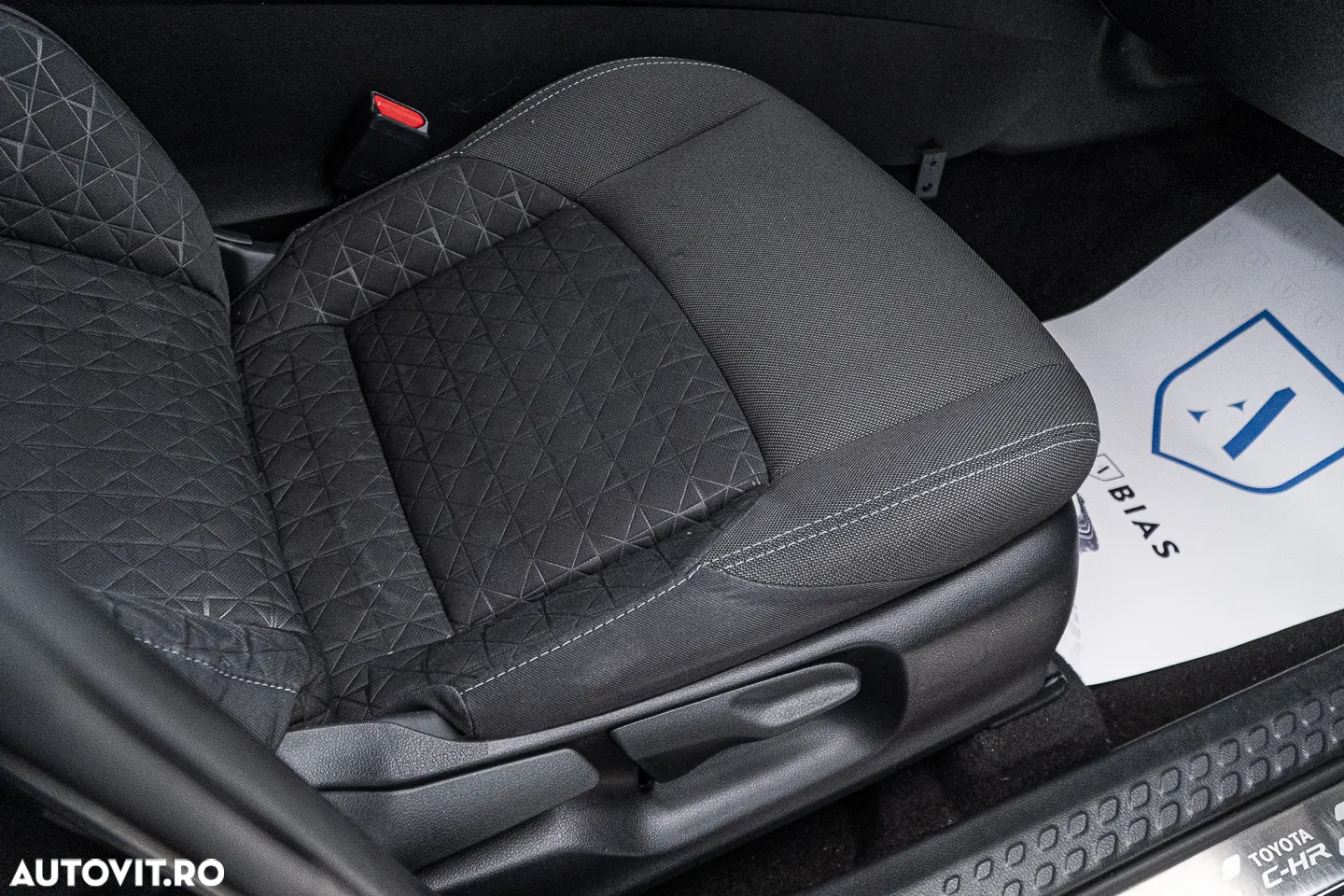Toyota C-HR 2.0 HSD 184 CP 4x2 CVT Style - 39