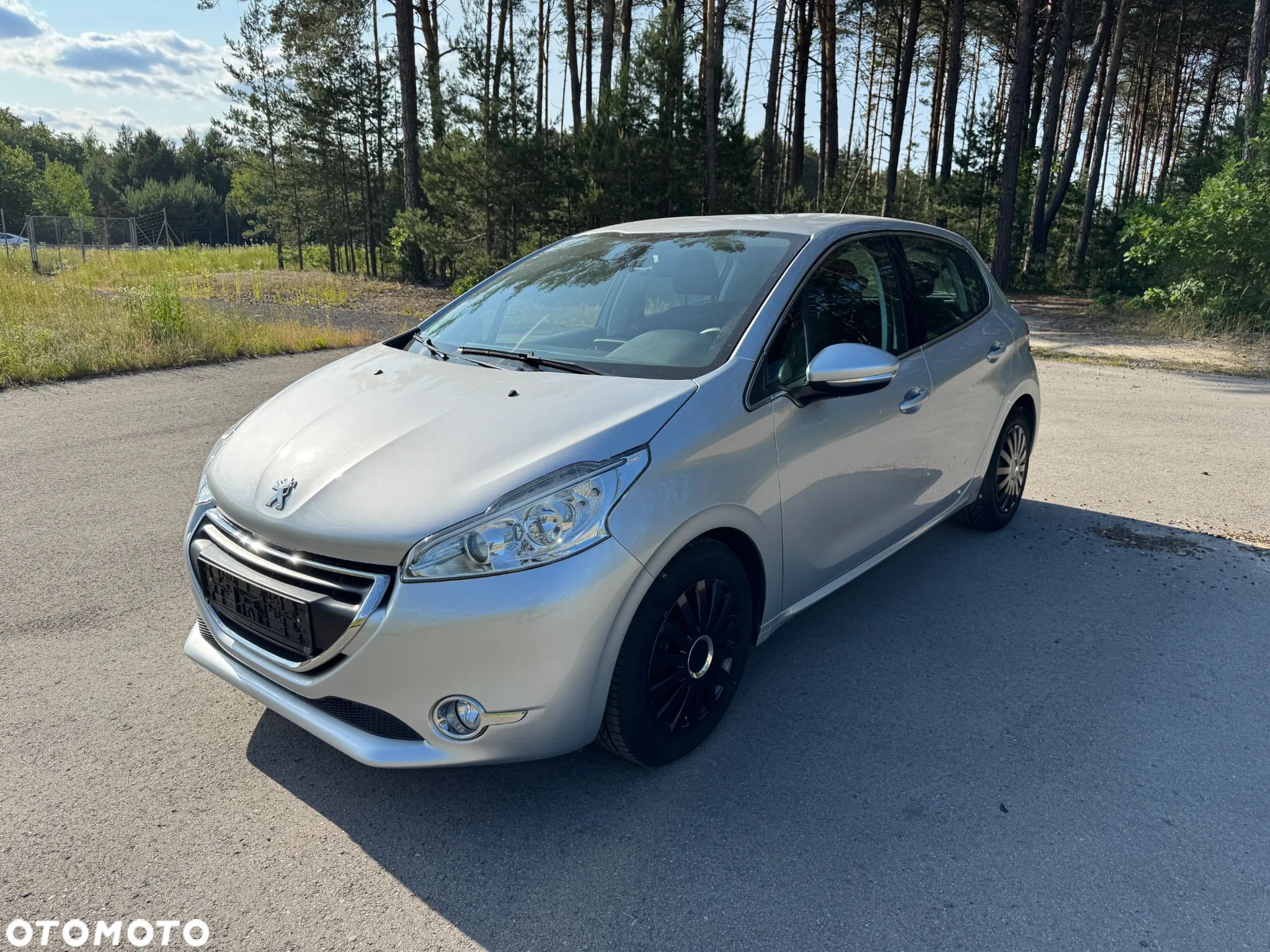 Peugeot 208 120 VTI Allure - 1