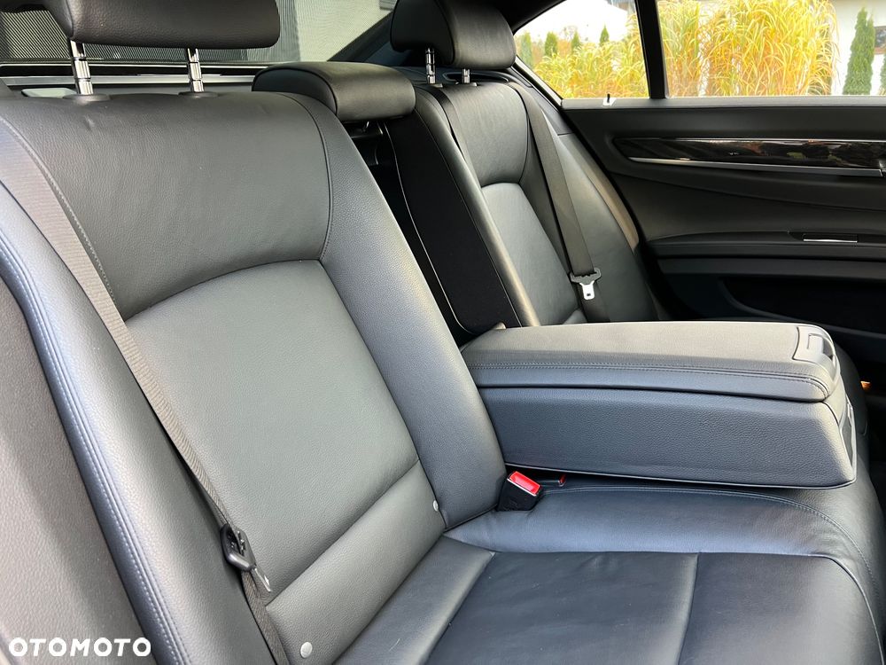 BMW Seria 7 740d xDrive Edition Exclusive - 23
