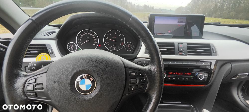 BMW Seria 3 318d - 16