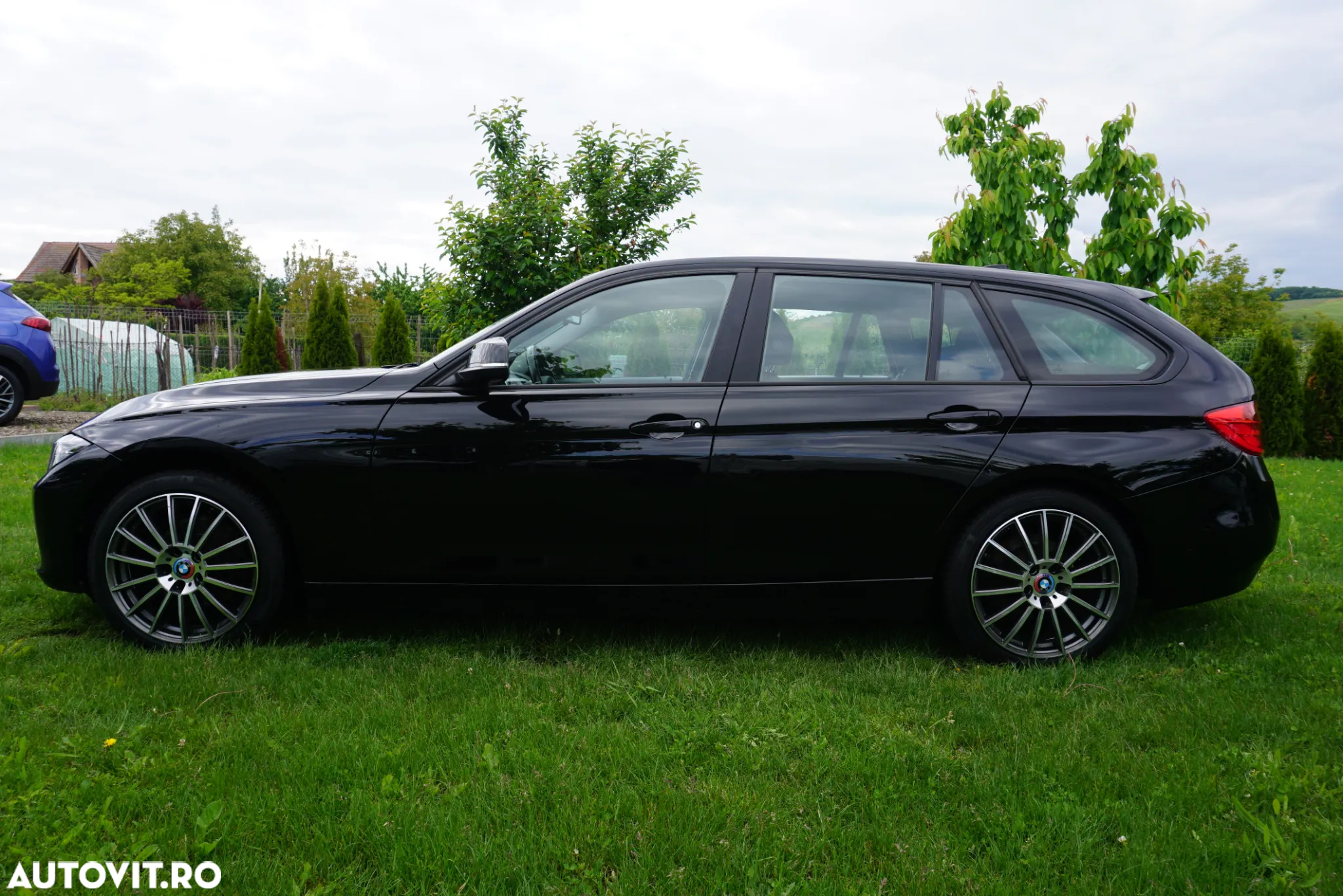 BMW Seria 3 320d Touring xDrive Aut. - 2
