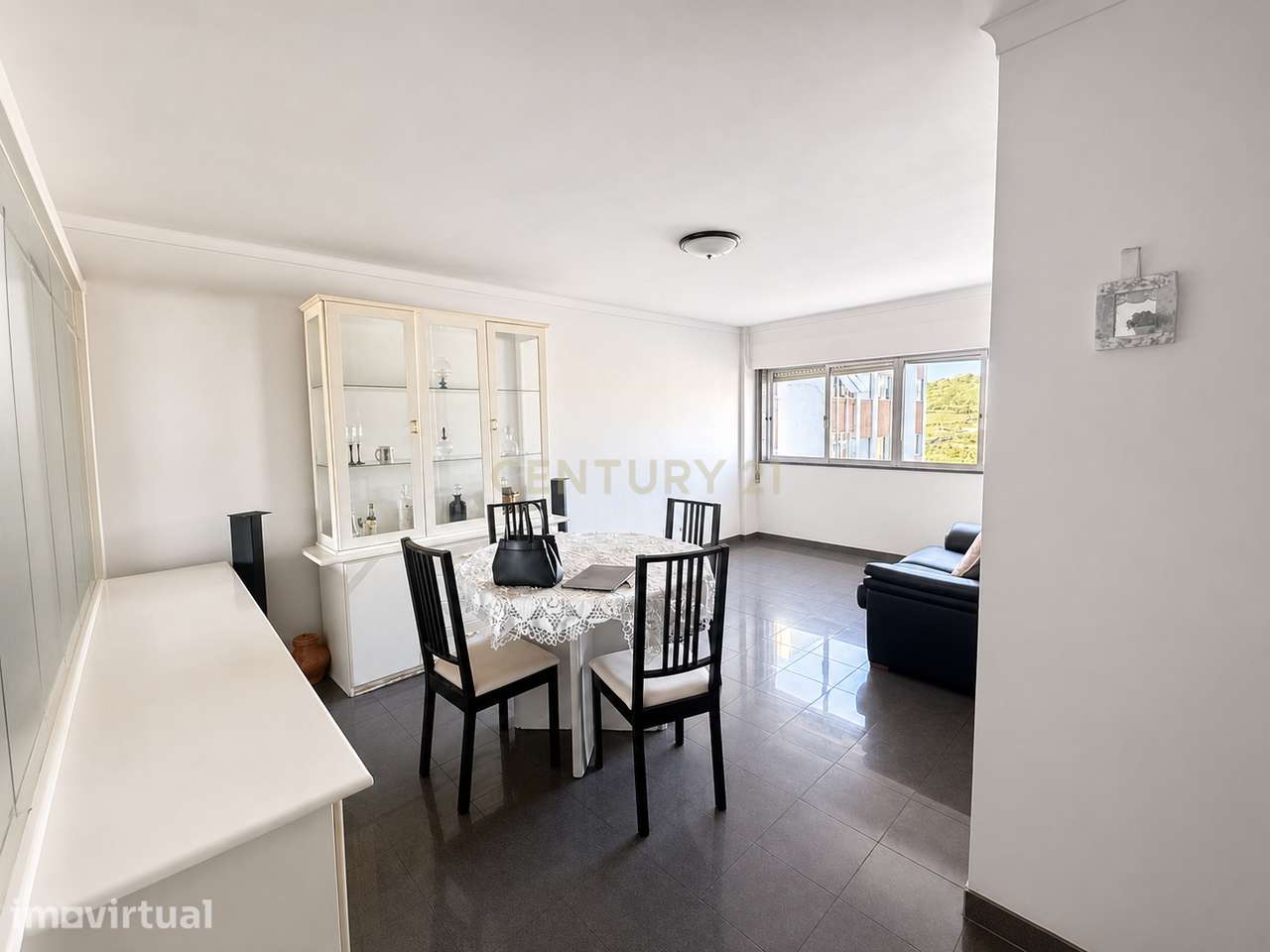 Apartamento T2 para Remodelar | Quinta das Flores | Santo António dos - Grande imagem: 2/19