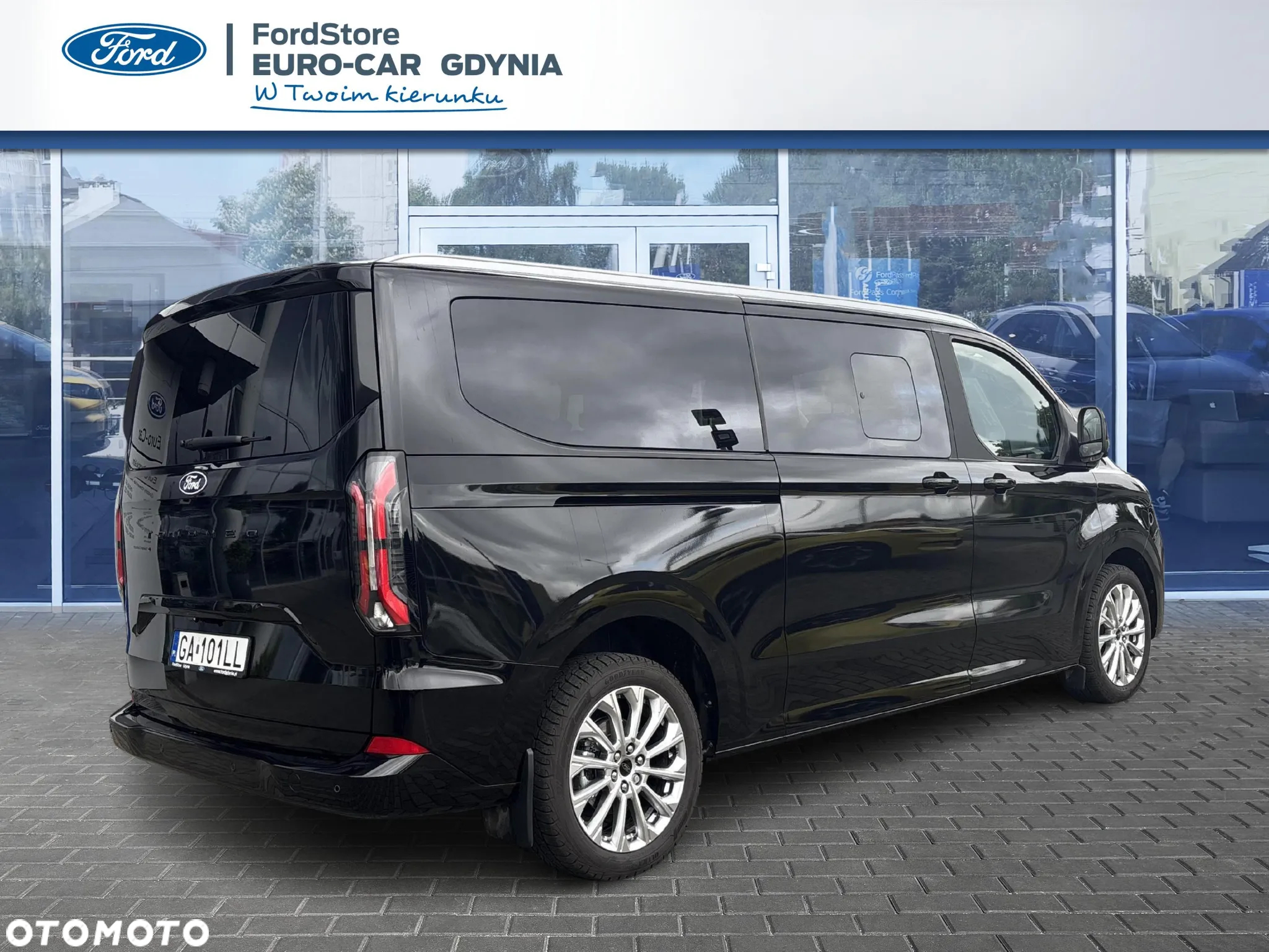 Ford Tourneo Custom 2.0 EcoBlue 320 L2 Titanium - 3