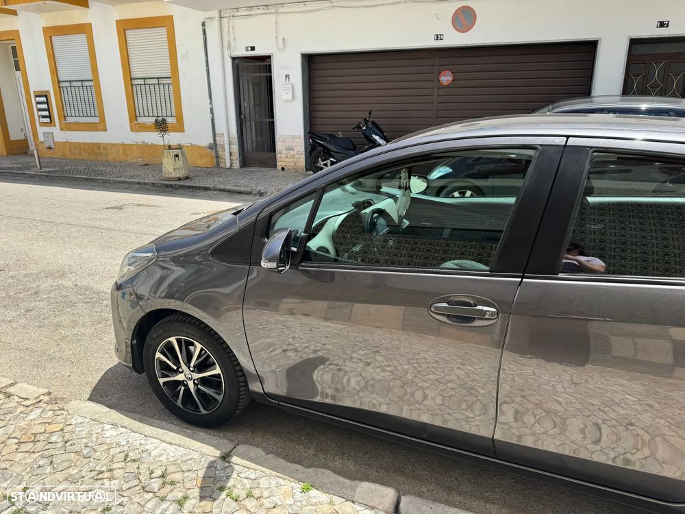 Toyota Yaris 1.0 VVT-i Comfort+P.Style - 2