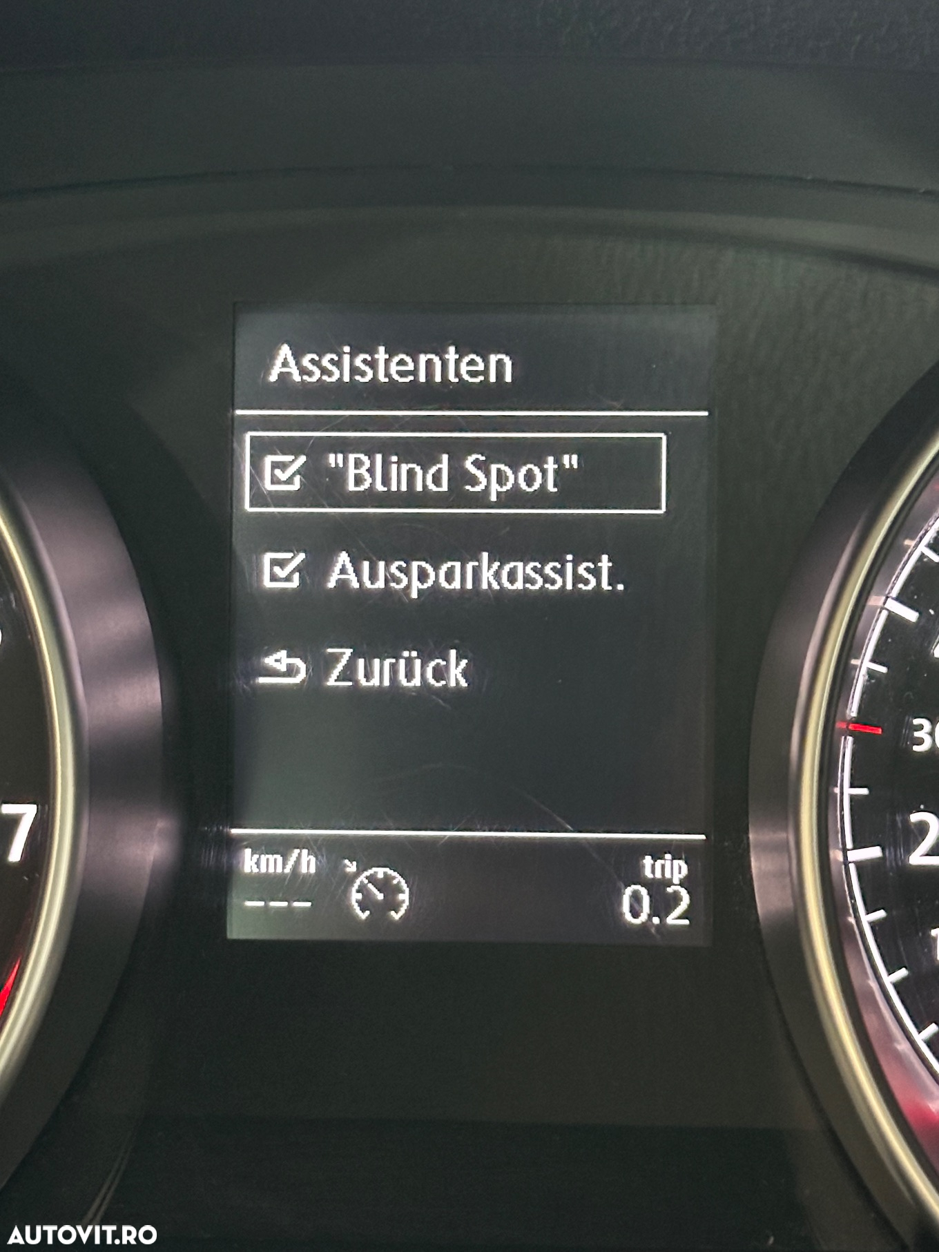 Volkswagen Golf Sportsvan 1.4 TSI (BlueMotion Technology) DSG Highline - 32