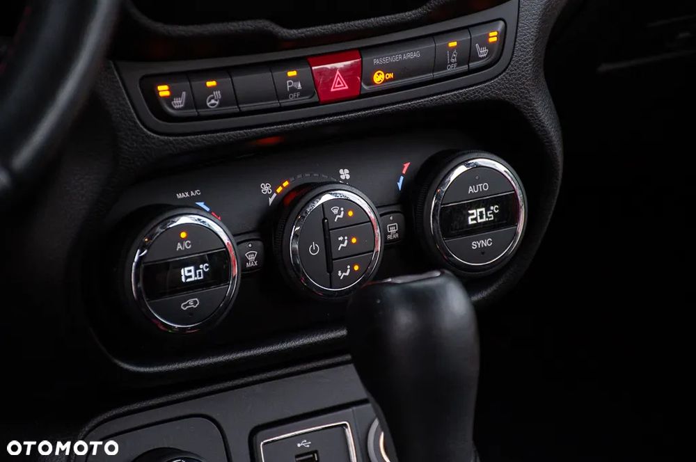Jeep Renegade 2.0 MultiJet Trailhawk 4WD S&S - 34