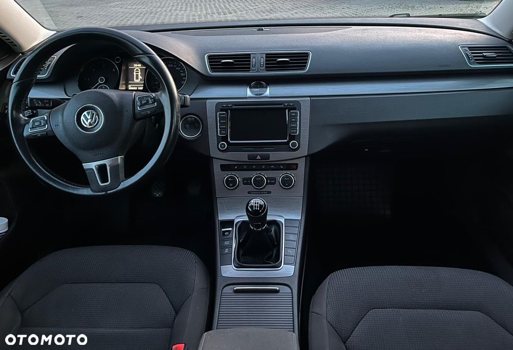 Volkswagen Passat 2.0 TDI Comfortline - 4