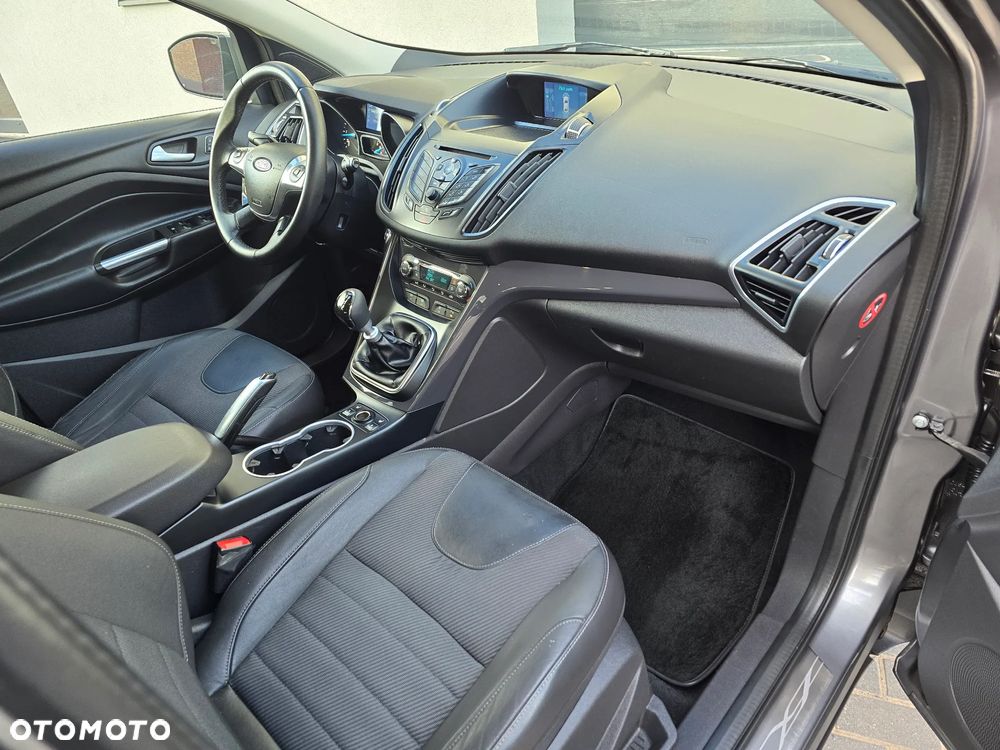 Ford Kuga 2.0 TDCi 2x4 Titanium - 13