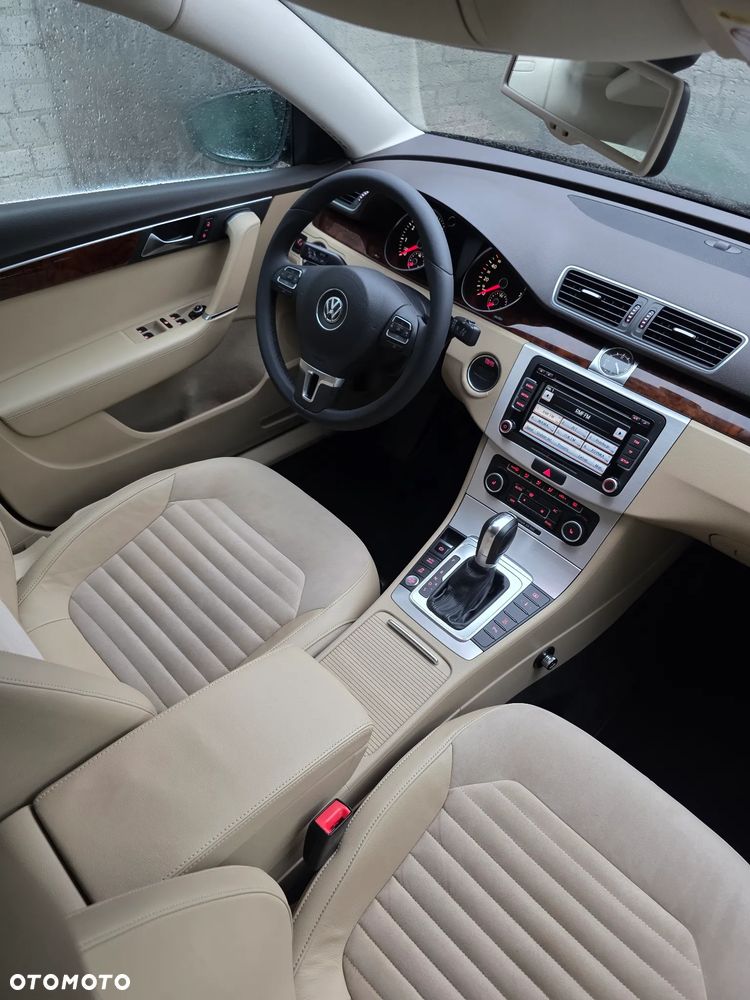 Volkswagen Passat 2.0 TSI Highline DSG - 17