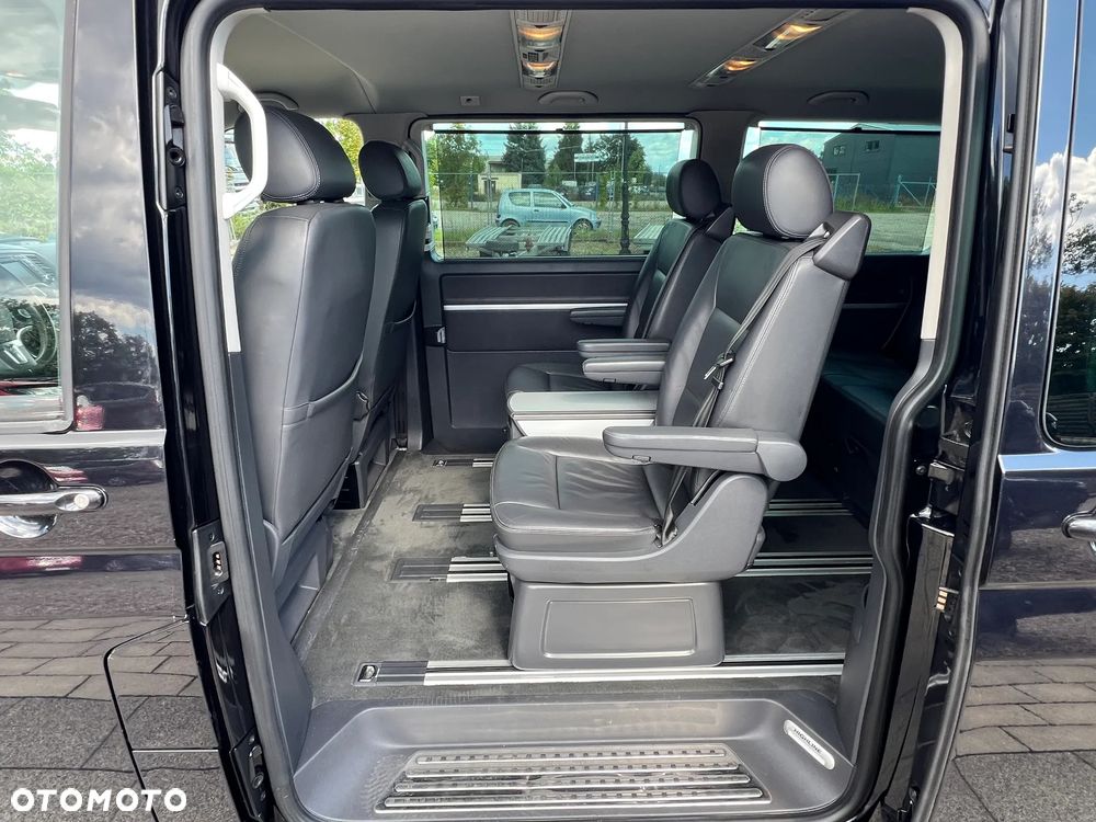 Volkswagen Multivan - 22