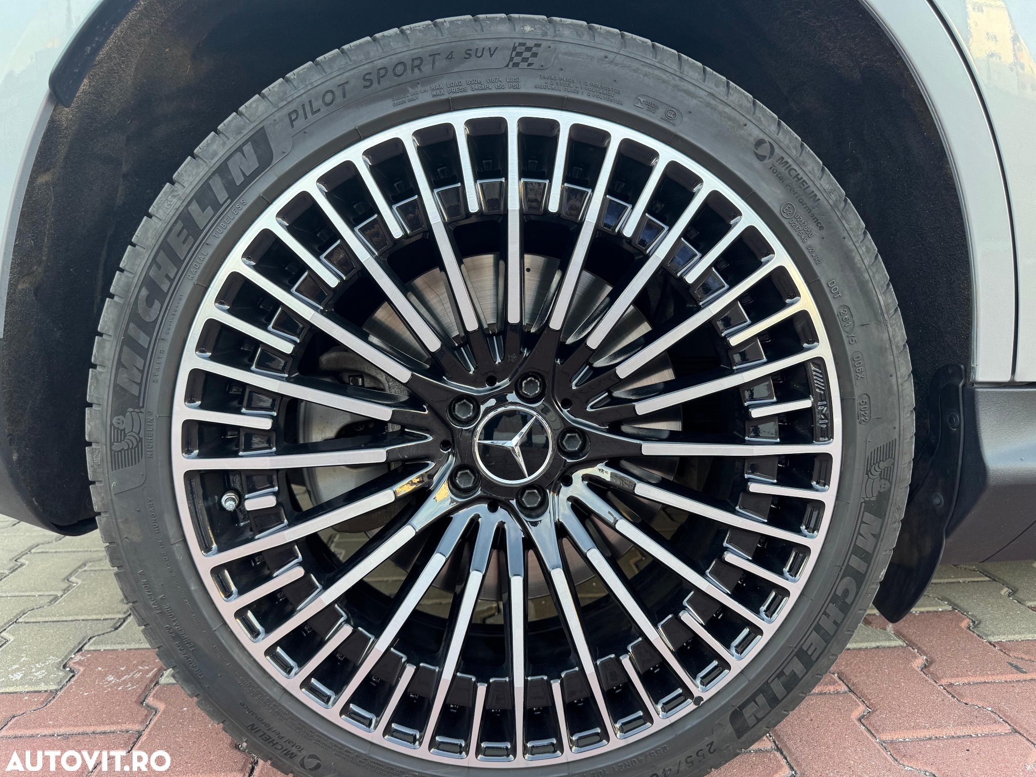 Mercedes-Benz EQC 400 4Matic AMG Line - 4