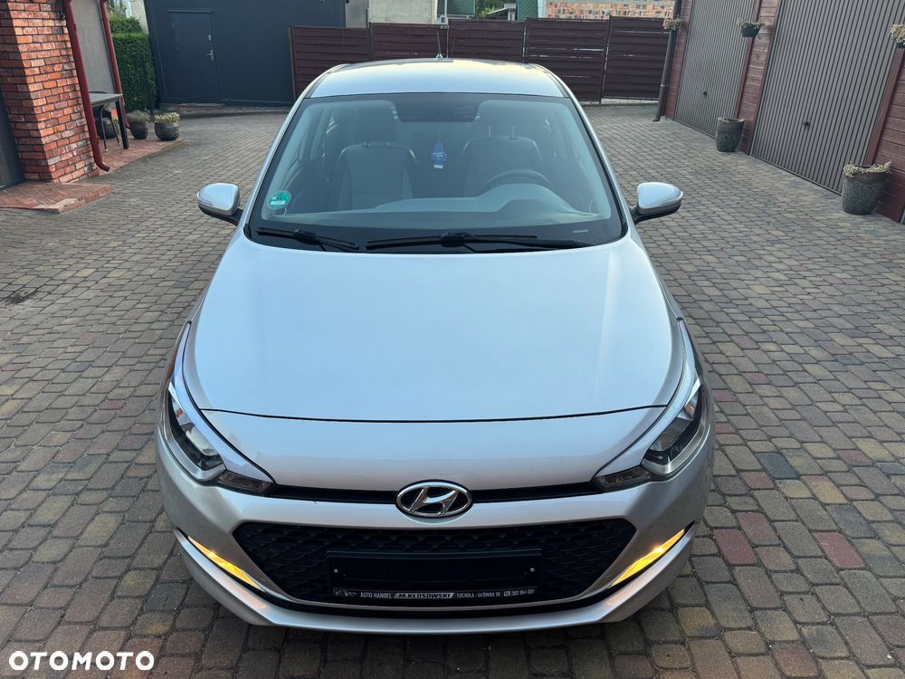 Hyundai i20 1.2 Pure - 13