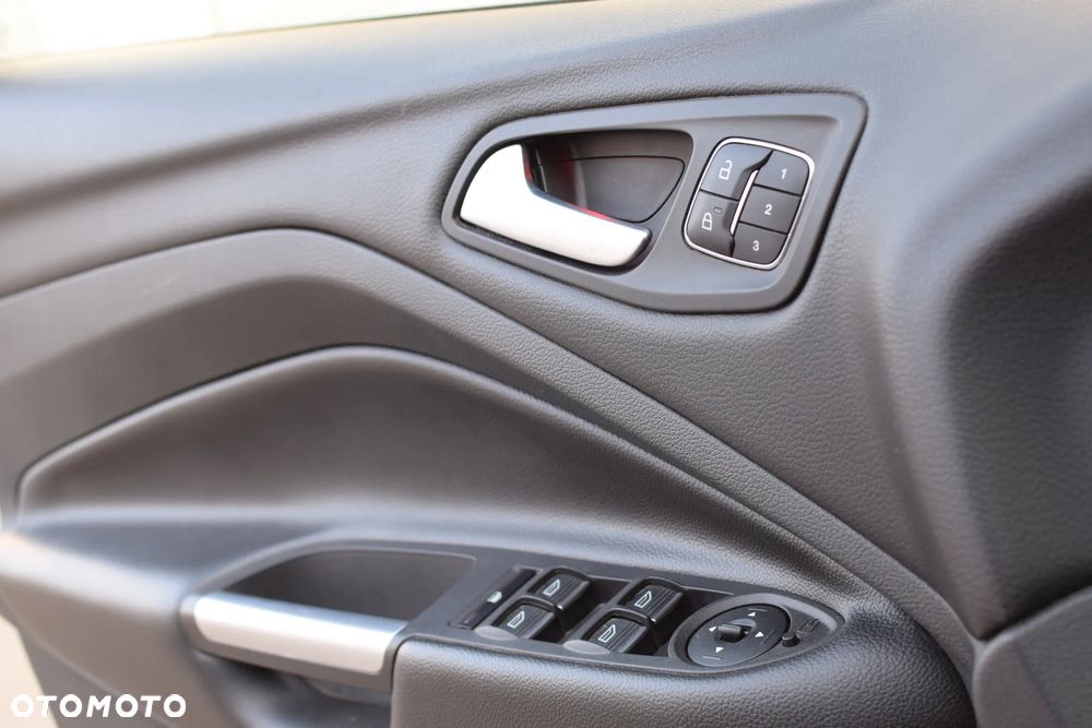 Ford Kuga 1.5 EcoBoost 4x4 Titanium - 22