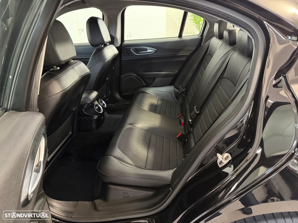 Alfa Romeo Giulia 2.2 AT8 Super - 21