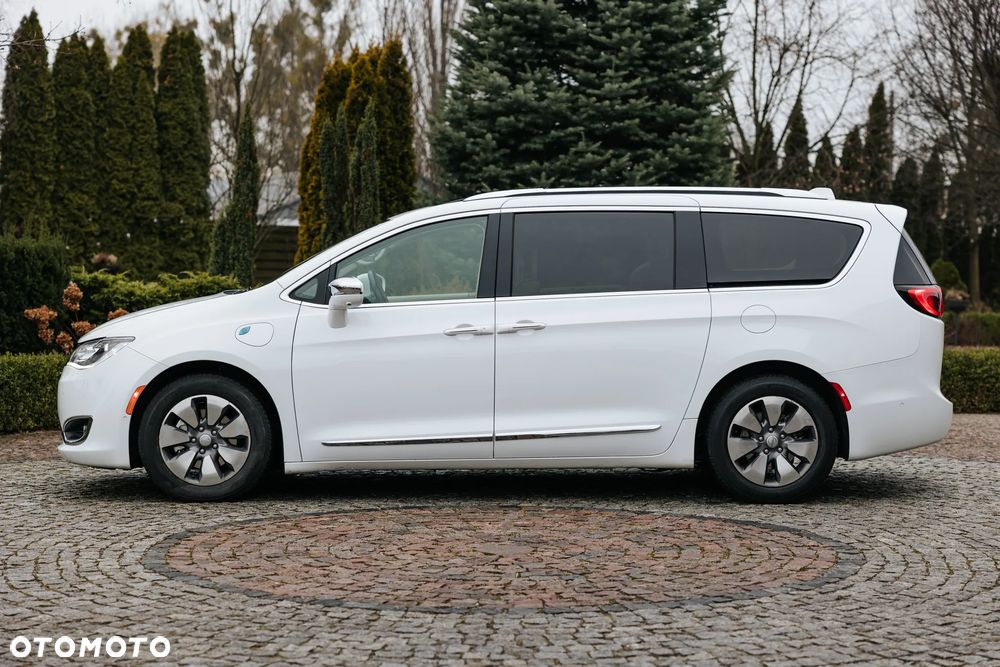 Chrysler Pacifica - 5