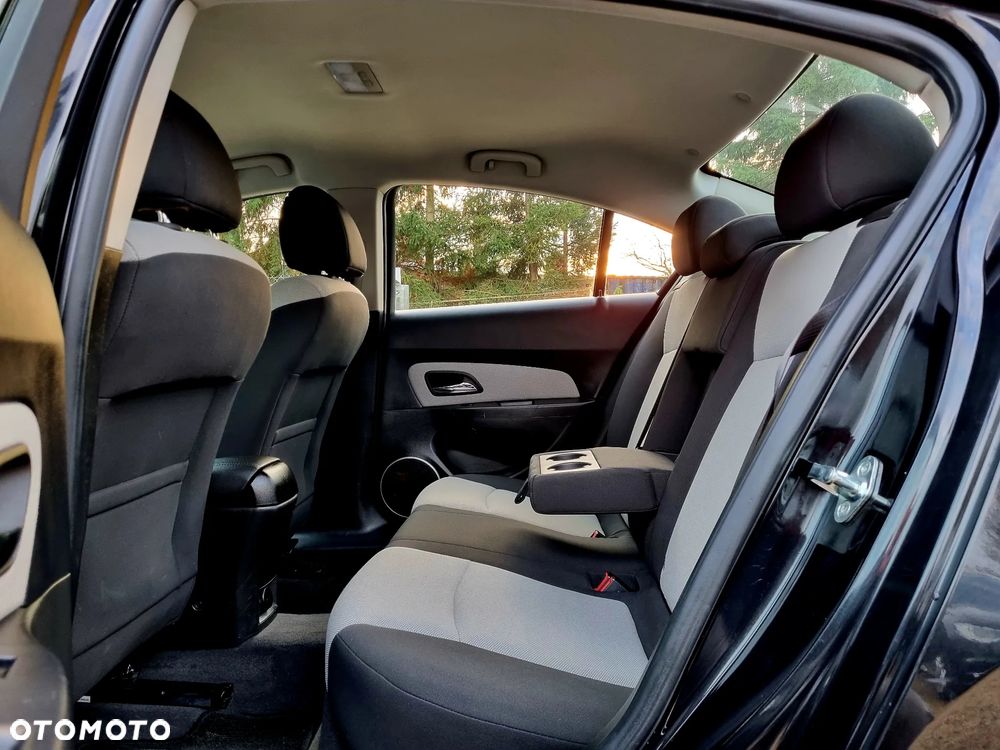 Chevrolet Cruze 1.8 LT - 10