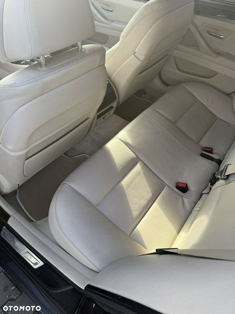 BMW Seria 5 528i xDrive Luxury Line - 8