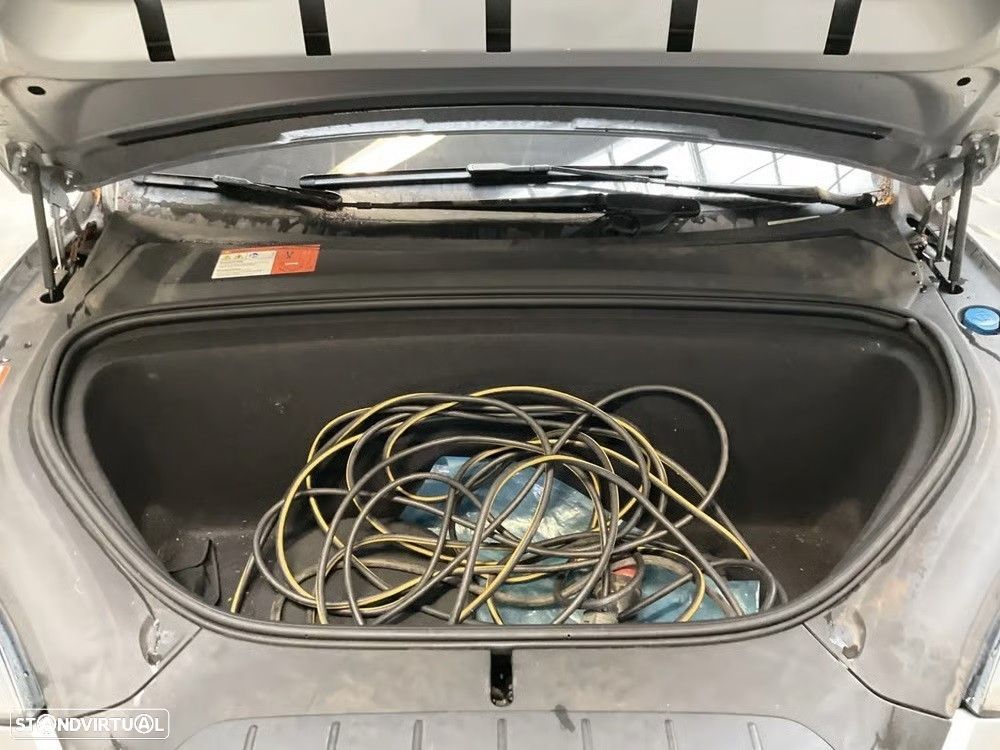 Tesla Model X 90D - 14