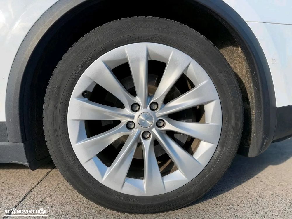Tesla Model X 100D - 7