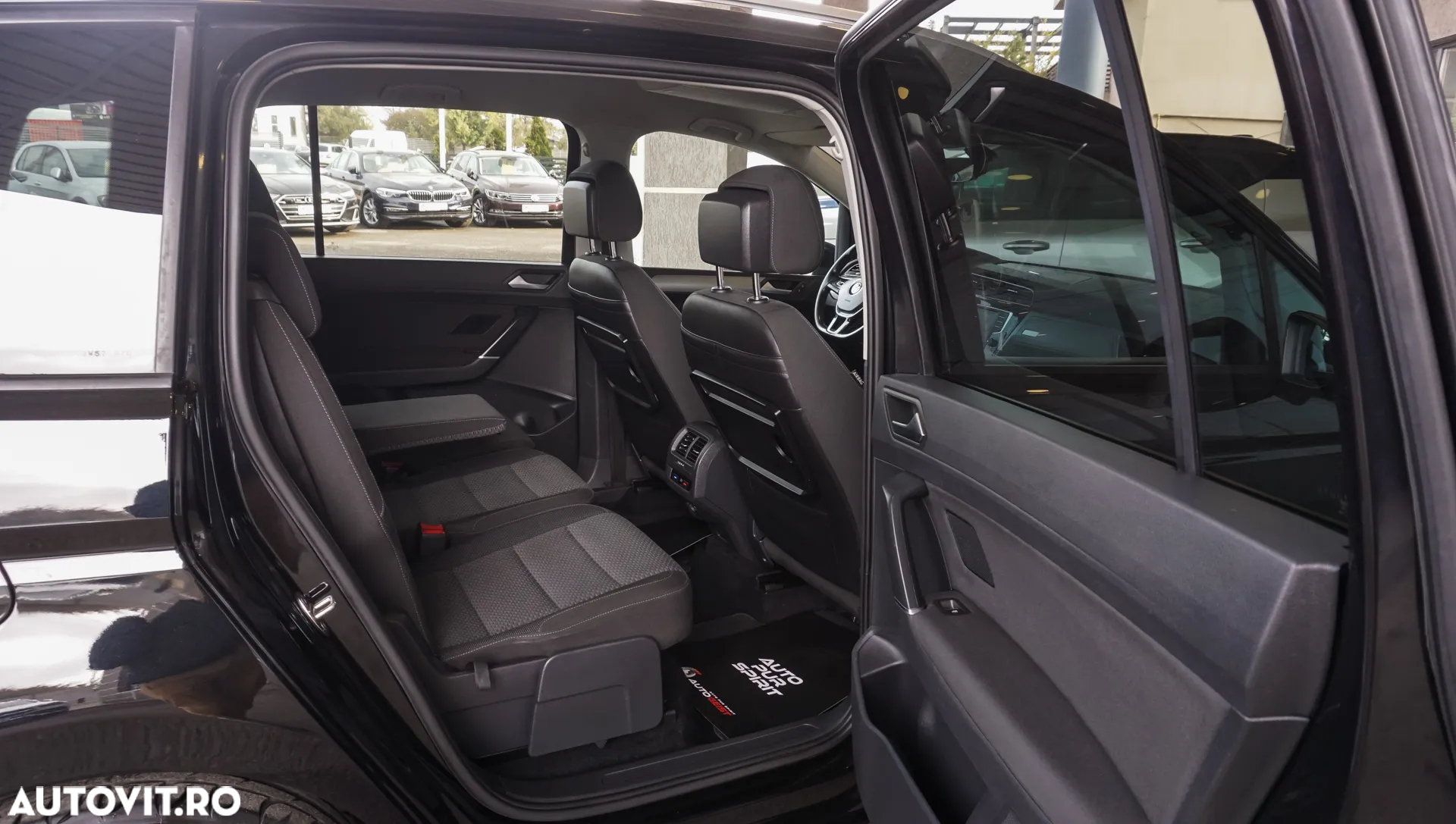 Volkswagen Touran 2.0 TDI DSG Comfortline - 28