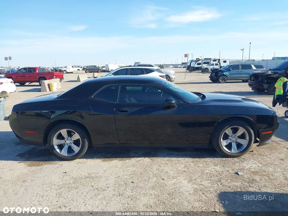 Dodge Challenger - 13