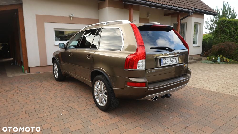 Volvo XC 90 - 9