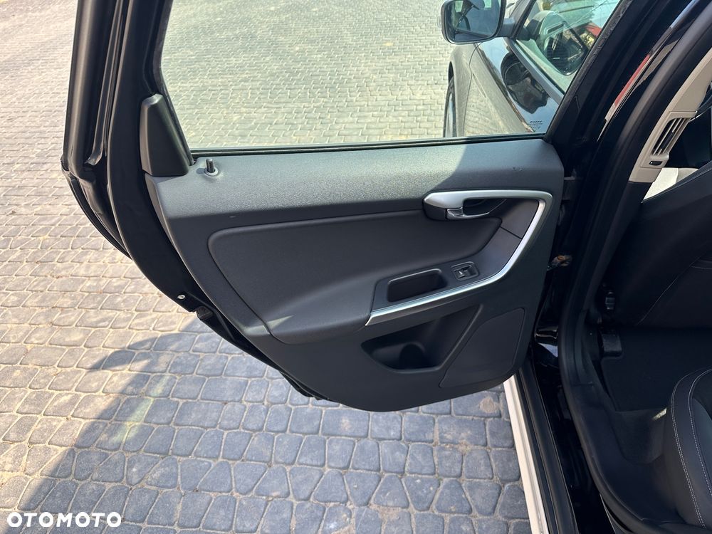 Volvo XC 60 D5 AWD Summum - 20