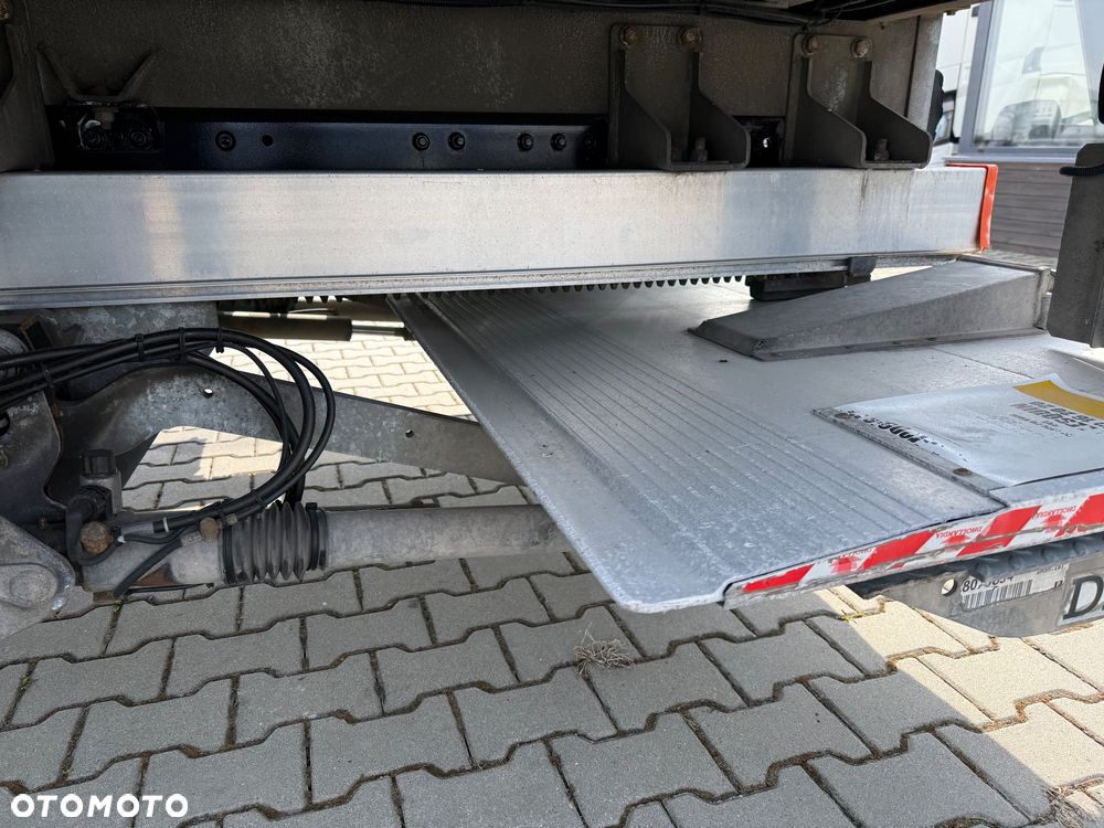 MAN TGL 12.220 / KONTENER + WINDA / 117 000 KM / ROLETA / TYŁ PODUSZKA / Z FRANCJI / STAN BDB / / / - 14