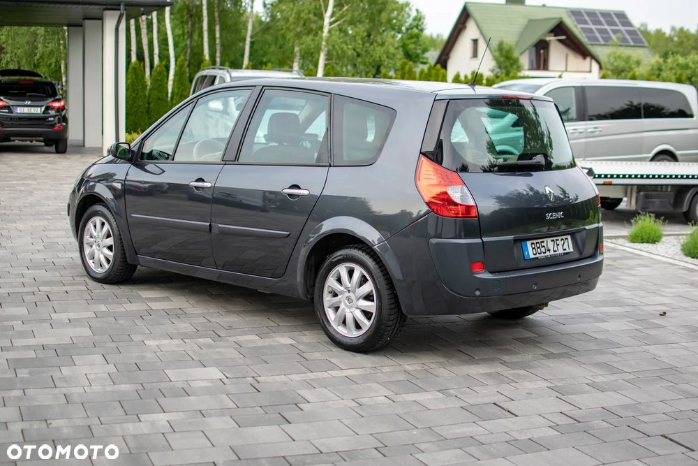 Renault Grand Scenic - 18