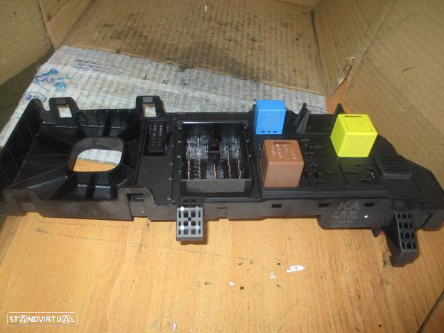 Caixa Fusiveis 13181983 OPEL VECTRA C SW 2004 2.0 DTI OPEL VECTRA C 2005 1.9CDTI - 2