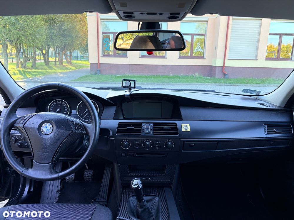 BMW Seria 5 520i - 12