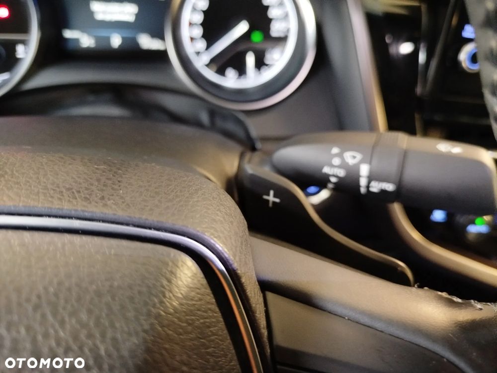 Toyota Camry 2.5 Hybrid Executive CVT - 28