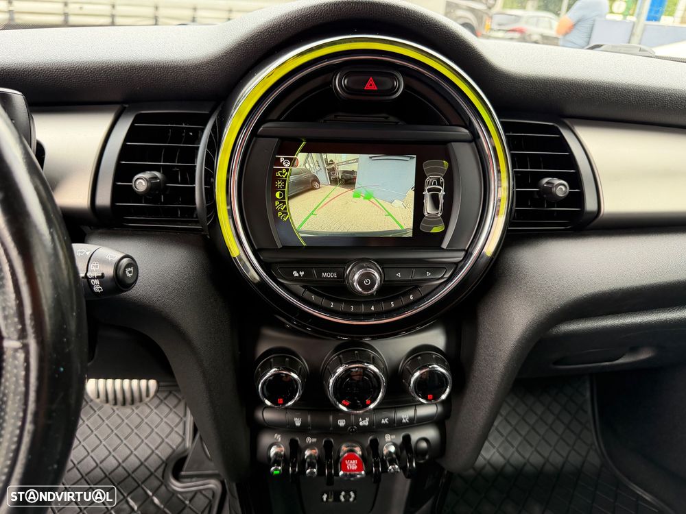 MINI 3 Portas Cooper D Auto - 26