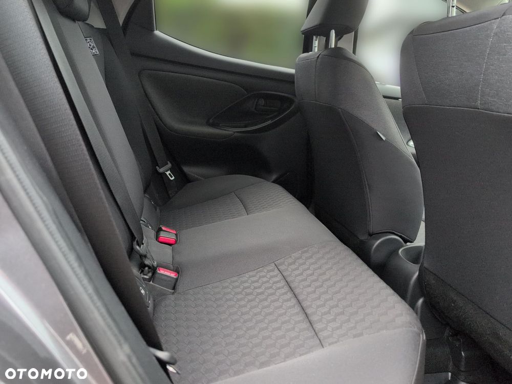 Toyota Yaris - 10