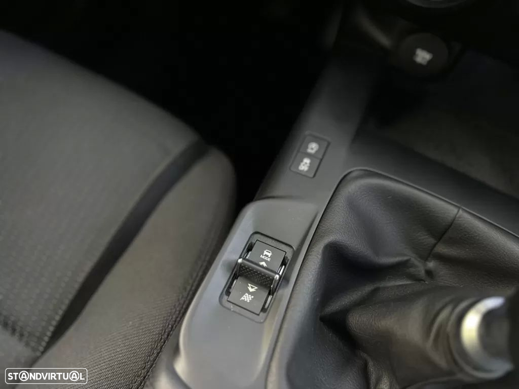 Jaguar E-Pace 2.0 i4D - 25