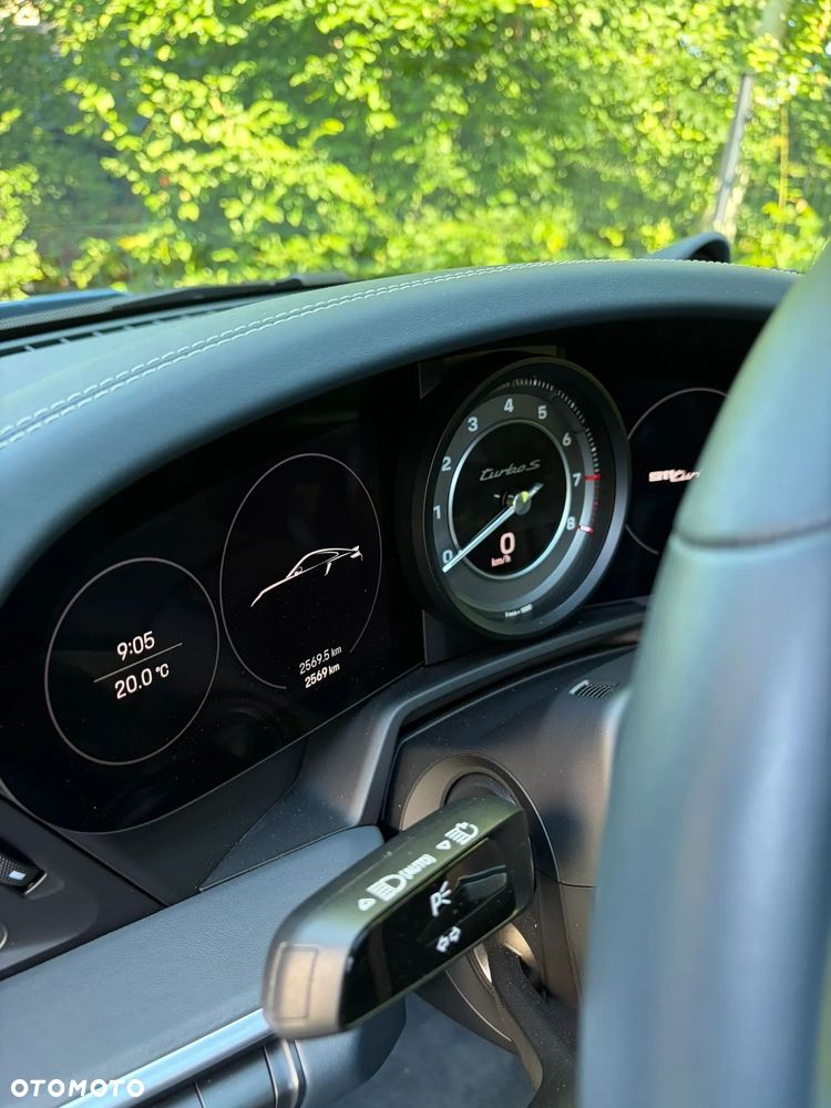 Porsche 911 Turbo S - 18