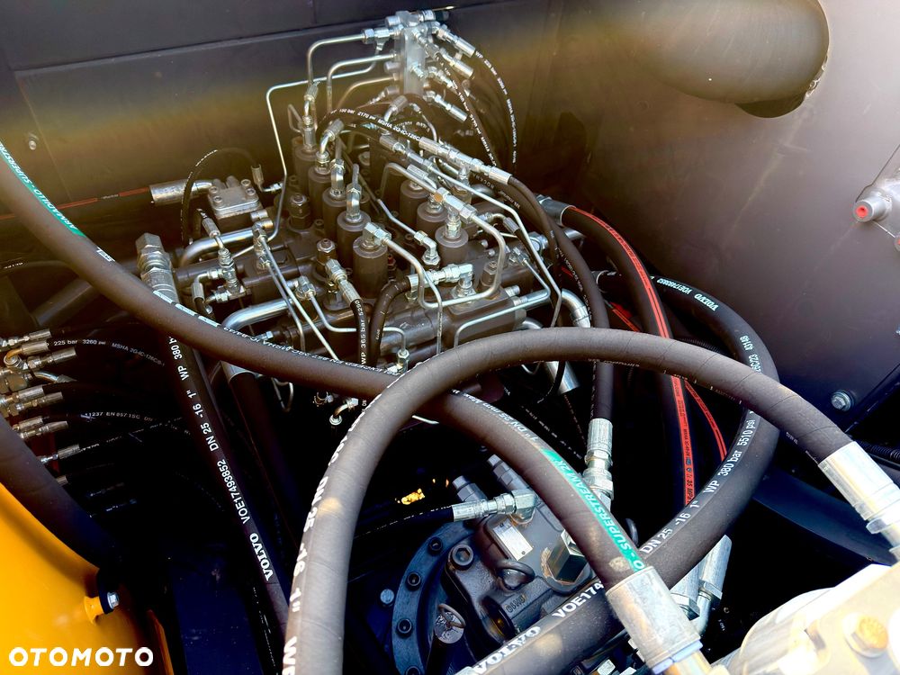 Volvo EC 250 EL - 14