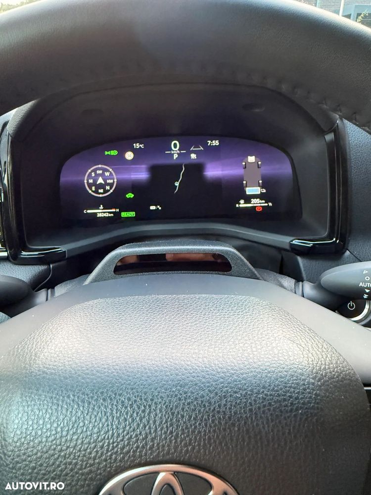 Toyota Camry 2.5 HEV Luxury - 18