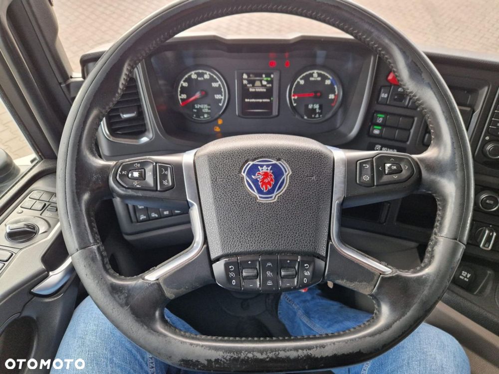 Scania P410A4X2NB Przód Na Poduszce - 24