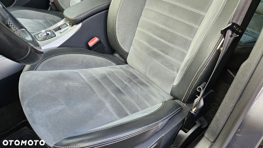 Renault Laguna 2.0 DCi GT 4WS - 24