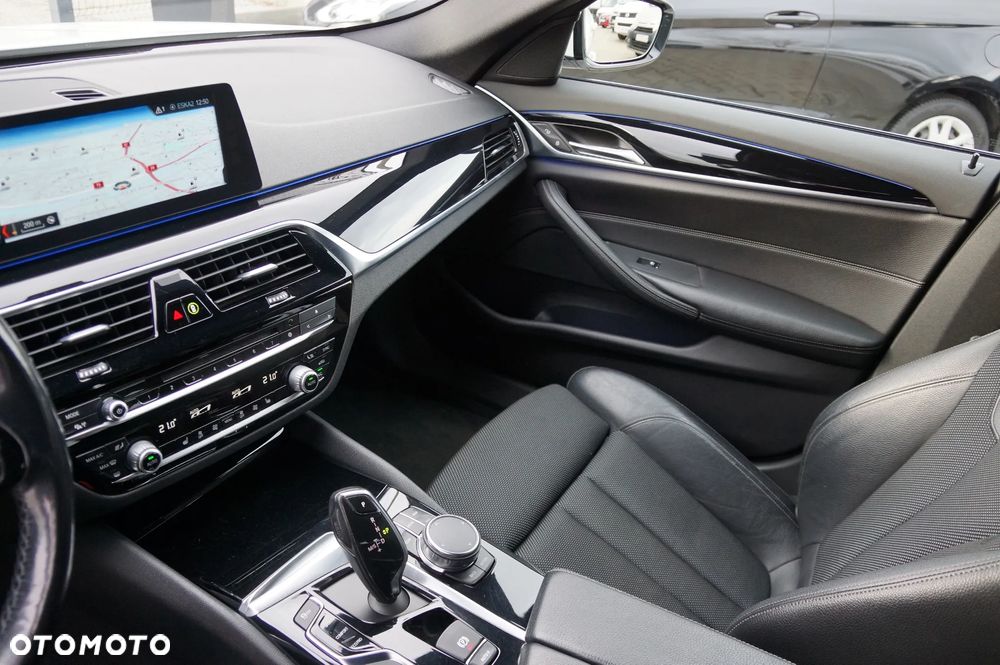 BMW Seria 5 520d xDrive Sport Line - 26