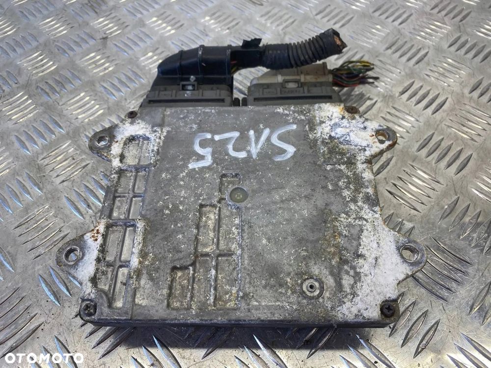 MODUŁ STEROWNIK KOMPUTER SILNIKA MITSUBISHI COLT 1860101400 E6T42484 - 9