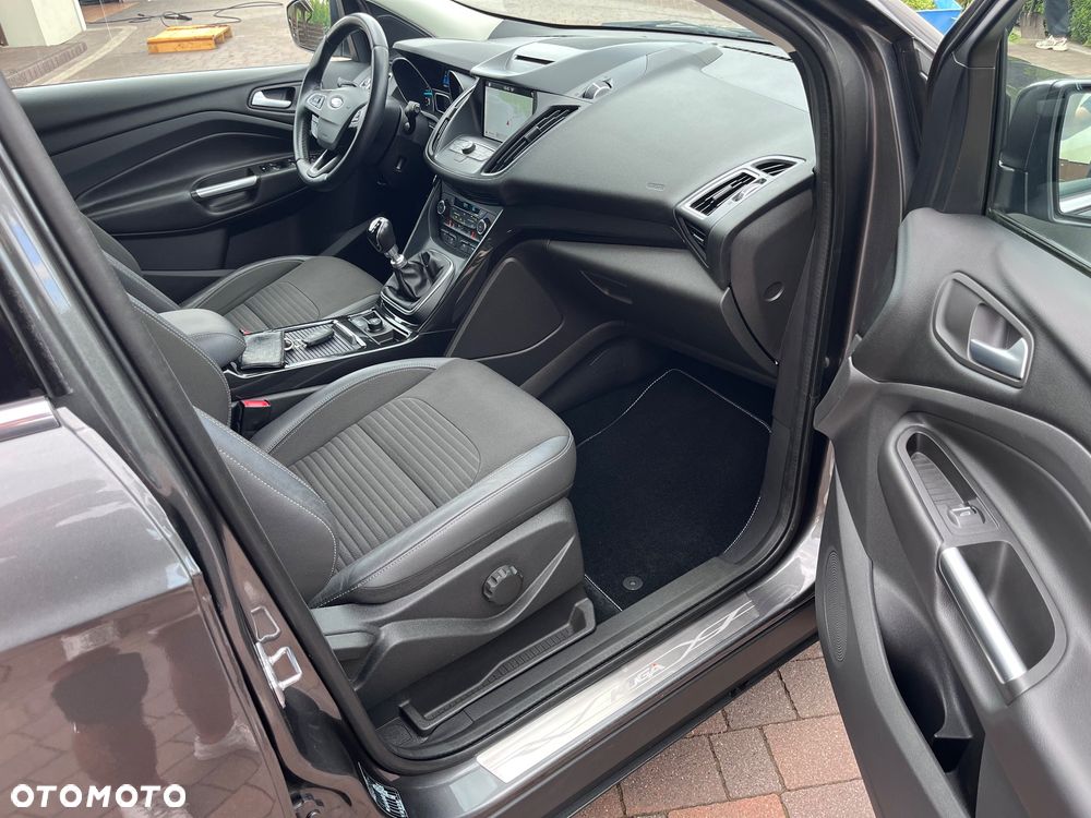 Ford Kuga 2.0 TDCi 4x4 Titanium - 16