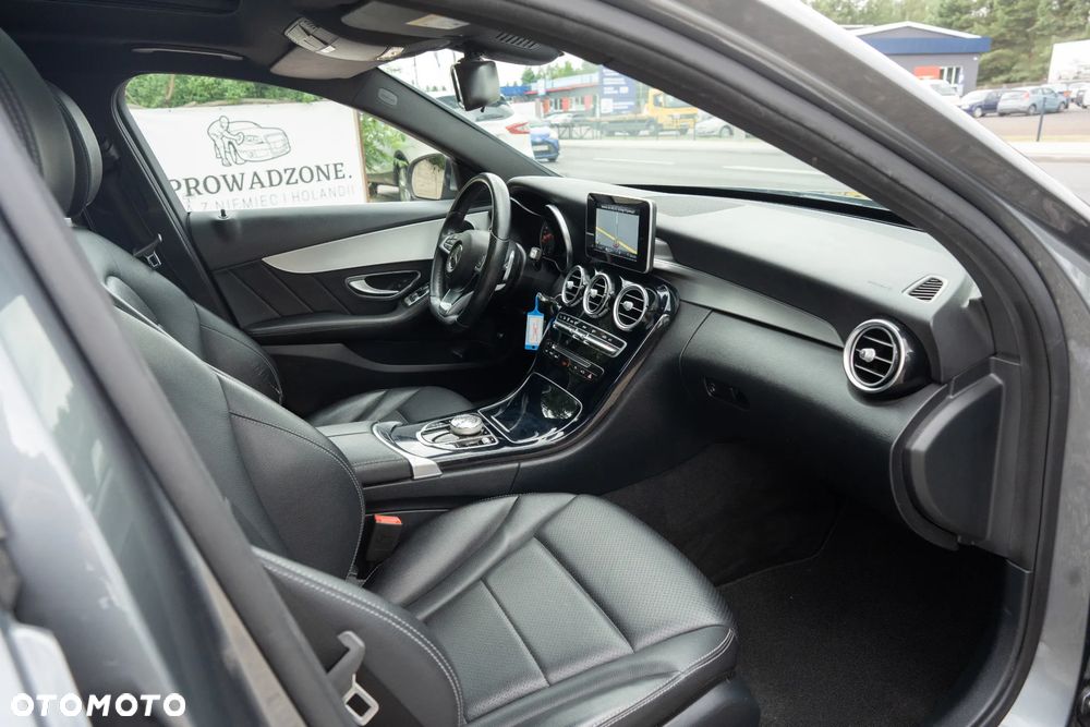 Mercedes-Benz Klasa C 180 9G-TRONIC AMG Line - 21