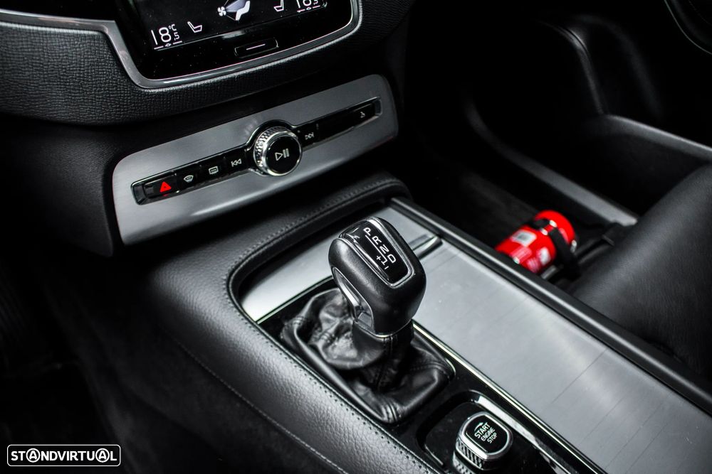 Volvo XC 90 2.0 D4 Momentum - 24