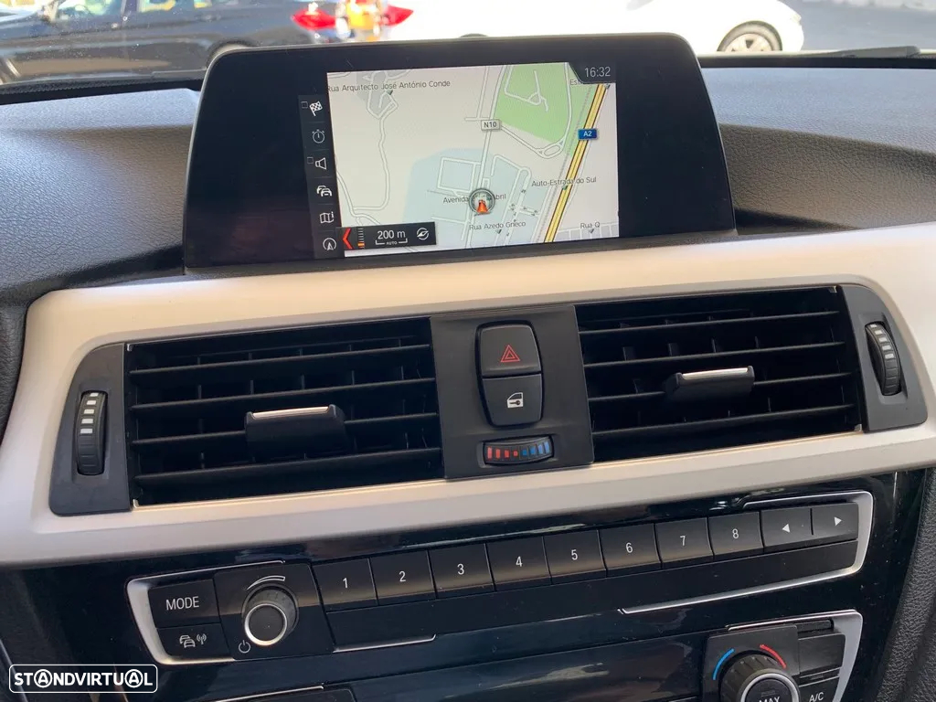 BMW 330 e iPerformance Line Sport - 7