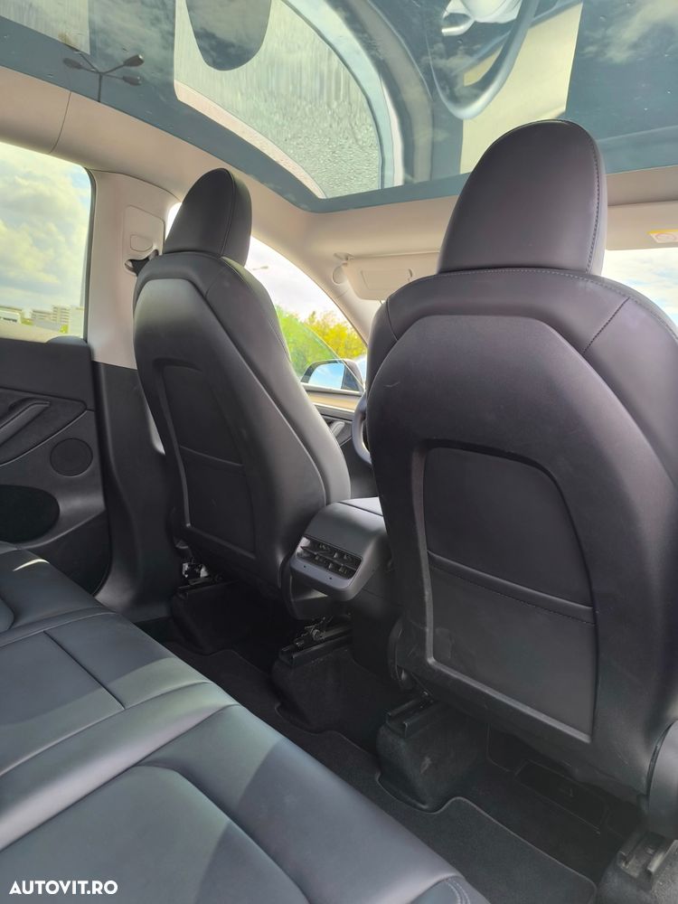 TESLA Model Y 2023 — imagine 14
