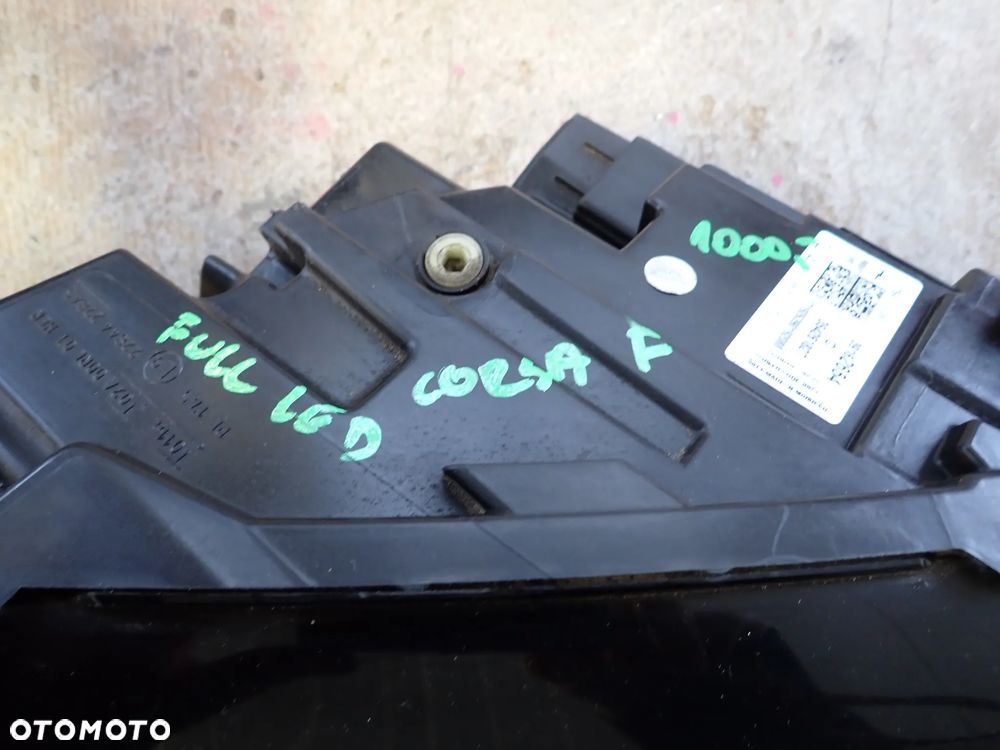 OPEL CORSA F LAMPA PRAWY PRZÓD 39162654 - 4
